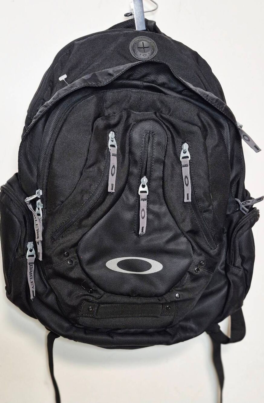 Oakley Backpack - Picture 3 of 6